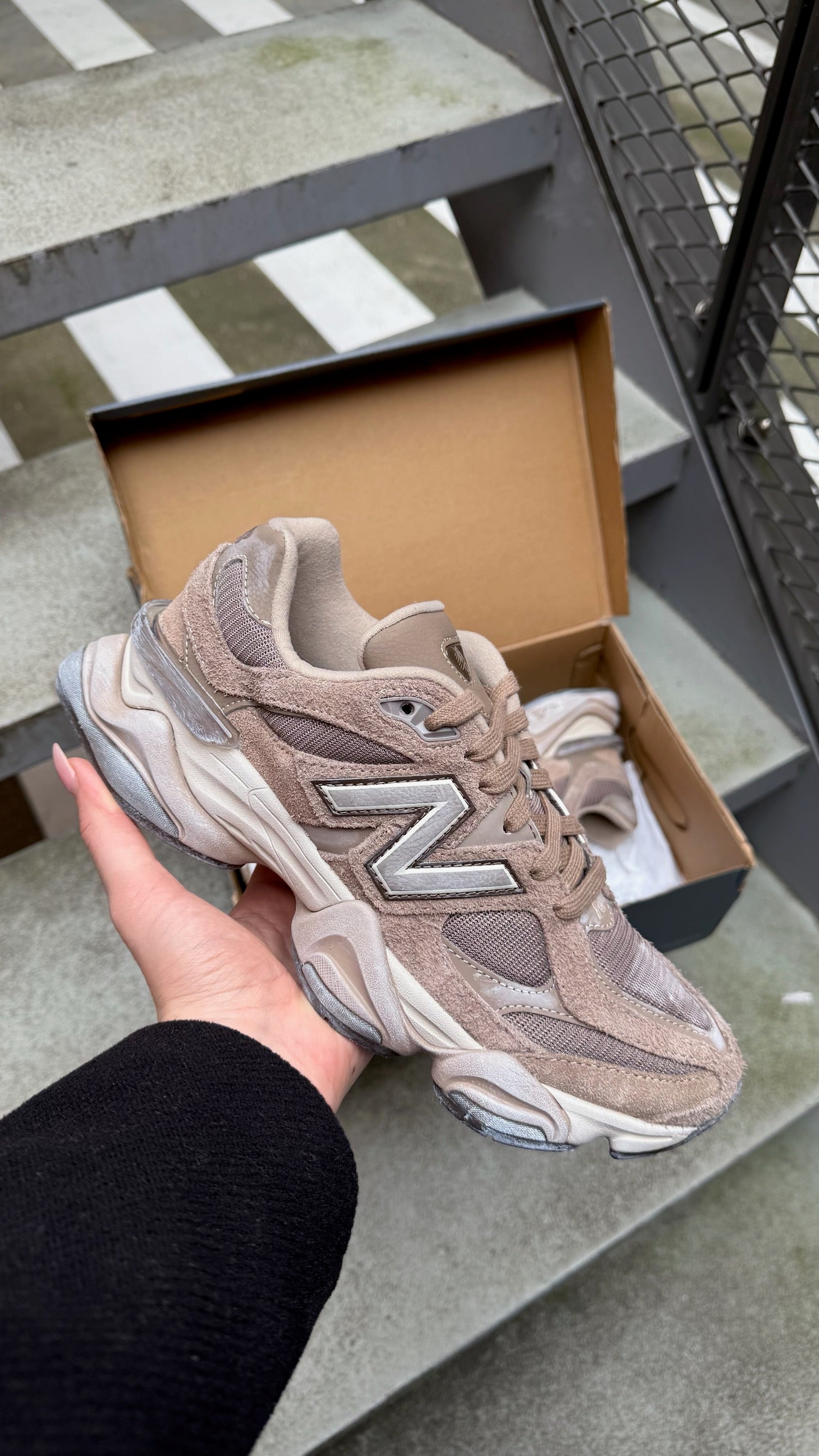 New Balance 9060 Mushroom