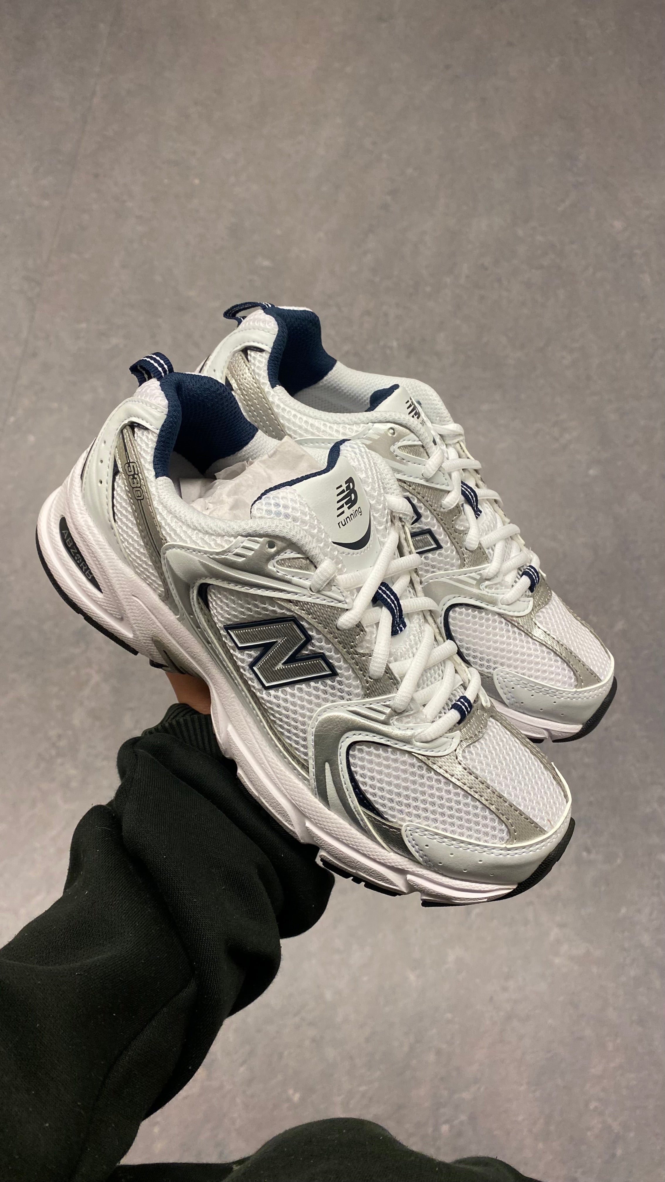 New Balance 530 White Silver Navy