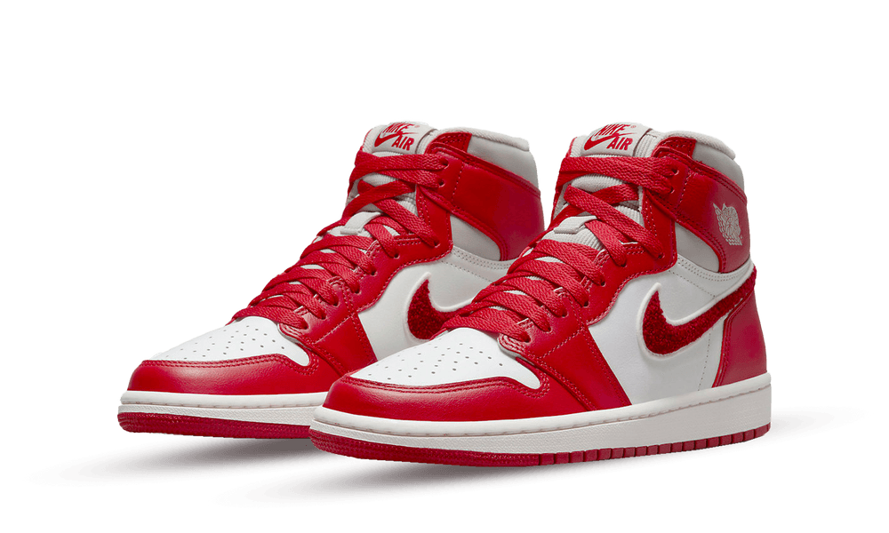 Air Jordan 1 High OG Varsity Red (2022)